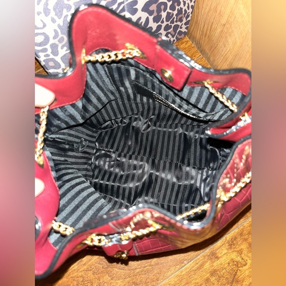 NWOT The Victoria Bucket Bag - Picture 6 of 7